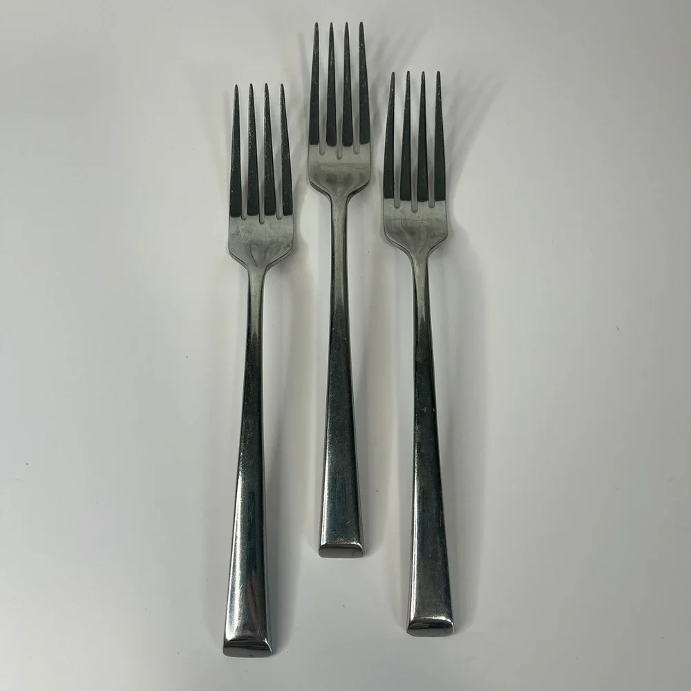 Set of 3 Mikasa 18/10 Vietnam Dinner Forks – 8
